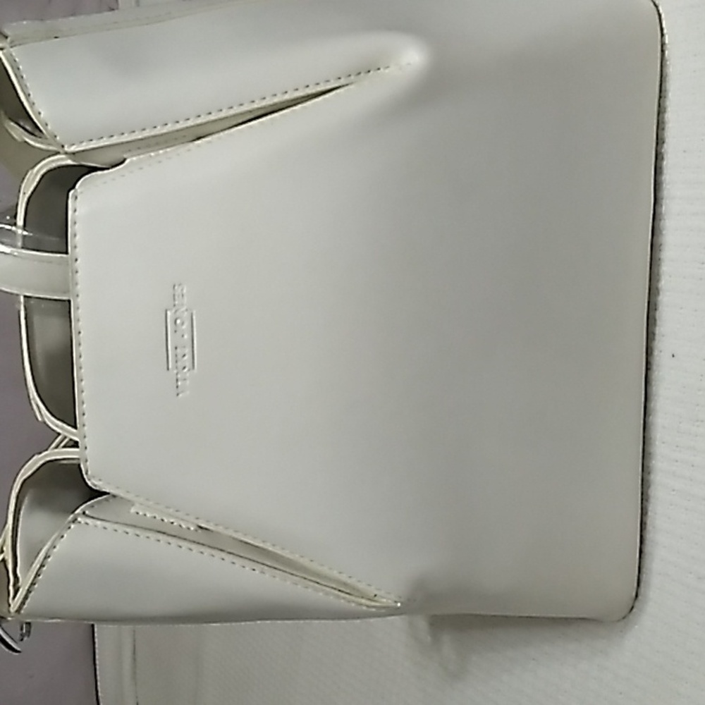 Vickki Jones white purse